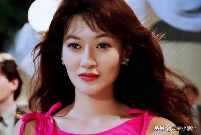 星女郎被母亲逼迫，一年拍10部“风月片”，为情疯癫29岁弃子跳楼