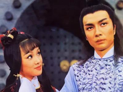 古龙经典《圆月弯刀》刘松仁版和古天乐版谁更胜一筹