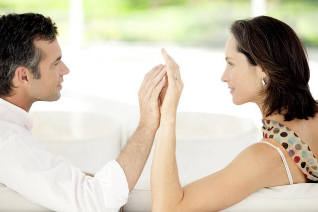 夫妻无论多么亲密无间，睡前也不要说这3句话，除非你想离婚