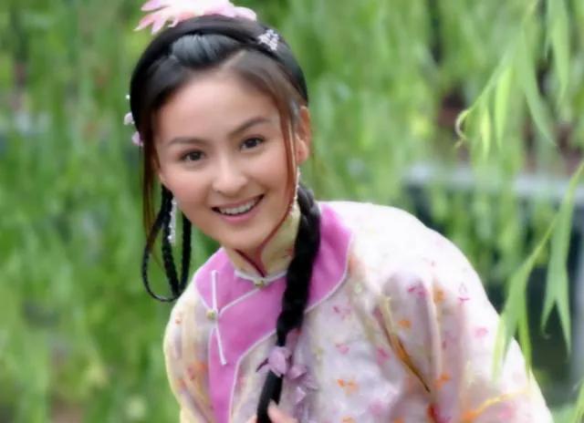 《凤在江湖》播出19年，男主因故退圈，两位女主生活美满