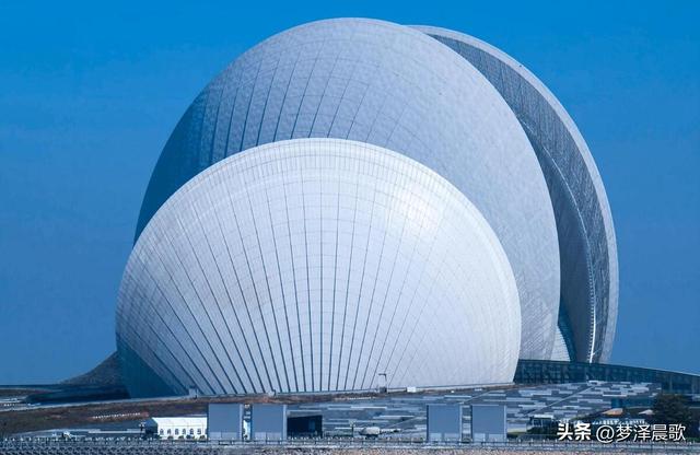 中国唯一建设在海岛上的歌剧院“珠海大剧院”