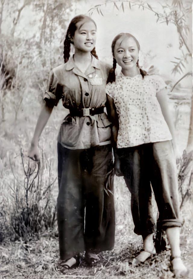 老照片:29位大明星的少女时代 个个像花骨朵般美丽 刘晓庆斗志昂扬