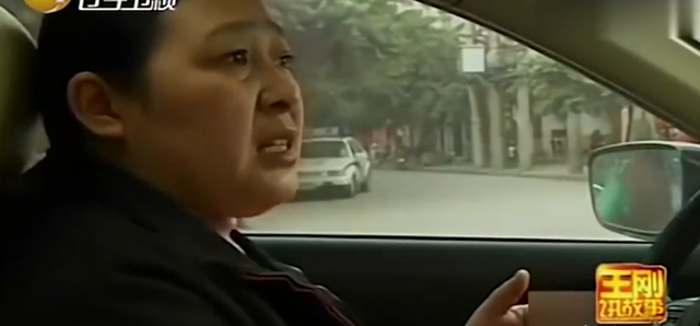 她是身价千万的女强人,无儿无女,晚年资产被保姆转移,落魄无助