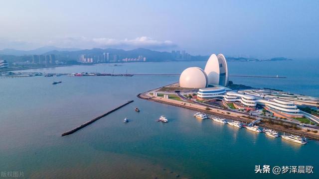 中国唯一建设在海岛上的歌剧院“珠海大剧院”