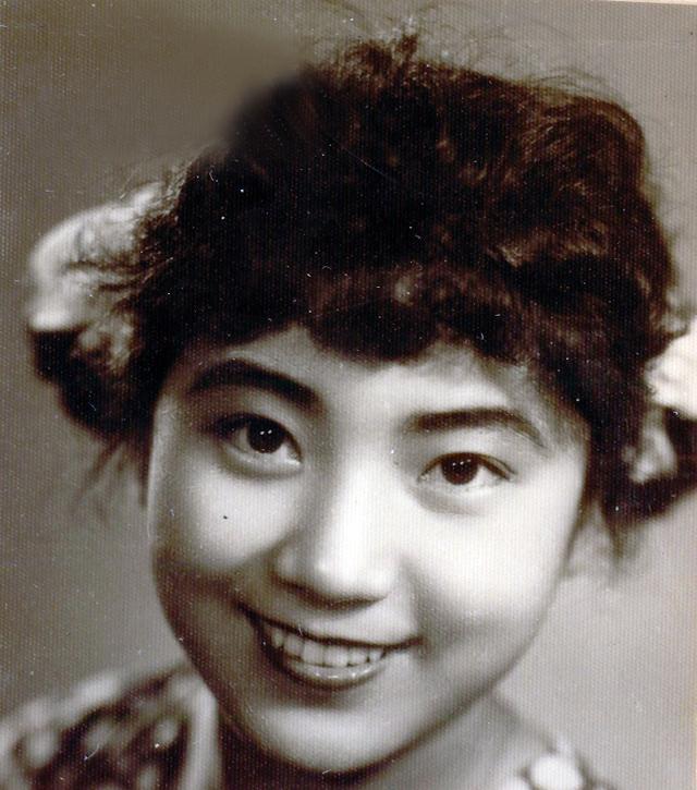 老照片:29位大明星的少女时代 个个像花骨朵般美丽 刘晓庆斗志昂扬