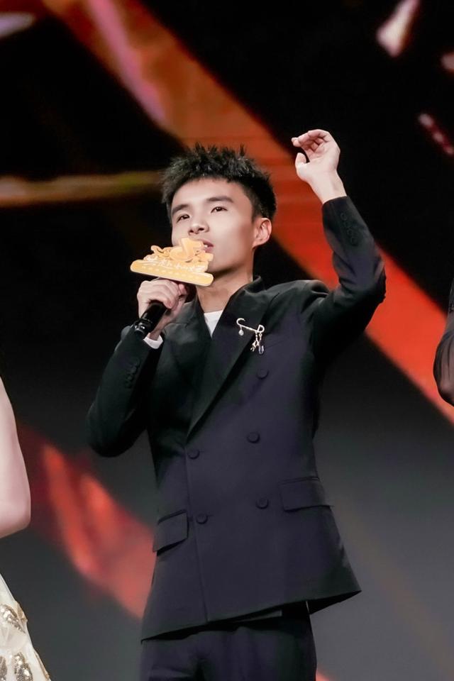 IMP小鬼直播两周年，和粉丝一起做公益