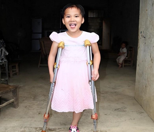 河南电焊工女孩罗雨：只有一条腿，被300多个男生表白，现怎样？