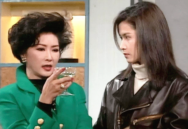 苗金凤是香港电视圈第一贵妇，前夫大她整整20岁，腰围只有66厘米