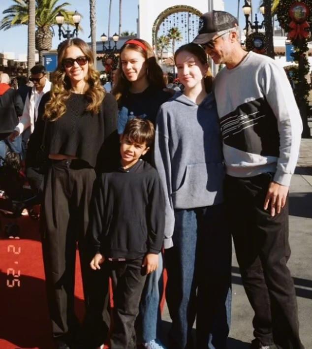 《神奇四侠》杰西卡·阿尔芭离婚 结束近17年婚姻！