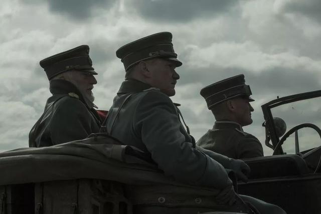 很多外媒说，《巴比伦柏林》是过去十年世界上最好的电视剧