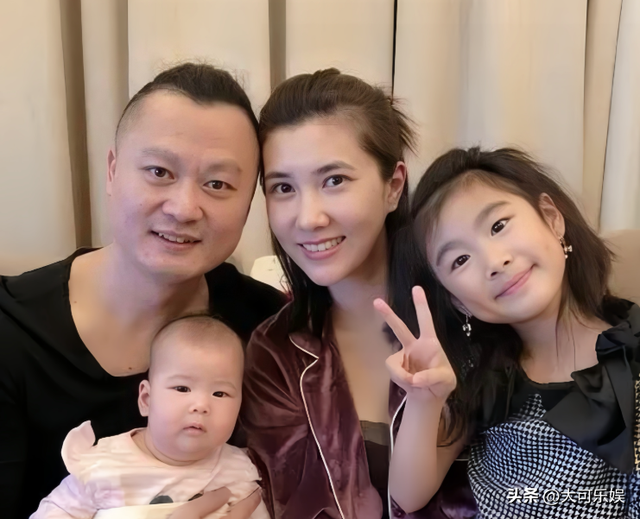 女星边潇潇:与印小天的纠纷导致两败俱伤,她嫁导演丈夫幸福吗?