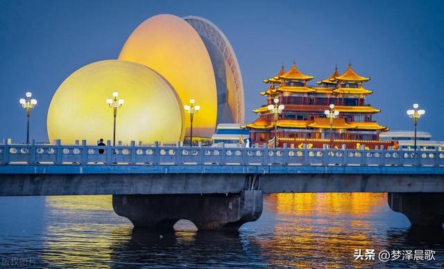 中国唯一建设在海岛上的歌剧院“珠海大剧院”