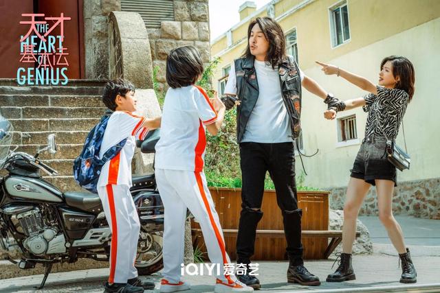 一座城成全一部剧！全程在青岛取景拍摄的《天才基本法》热播，城市与剧集的双向赋能