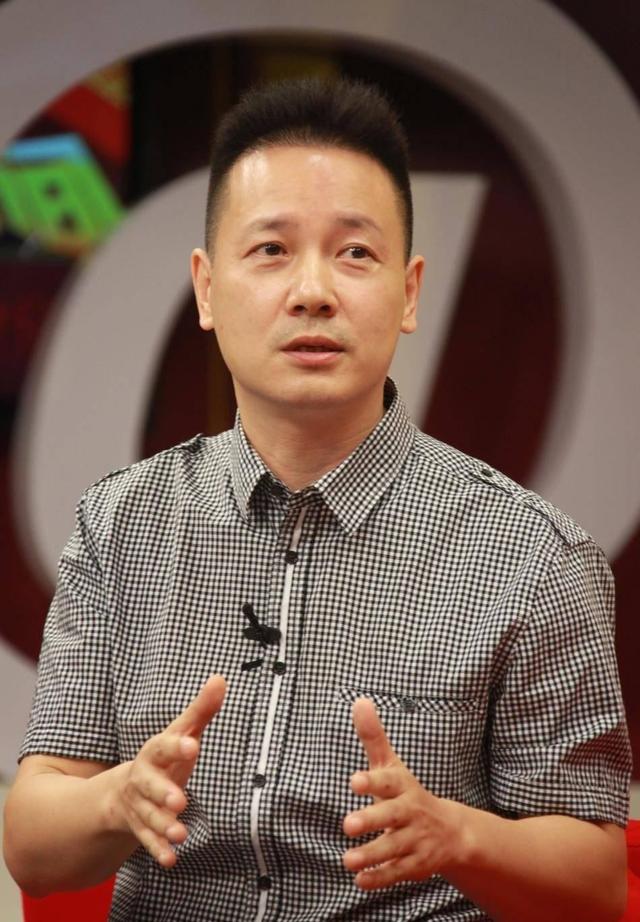 汤加丽：因当“人体模特”被丈夫抛弃，被父母嫌弃，46岁仍然单身