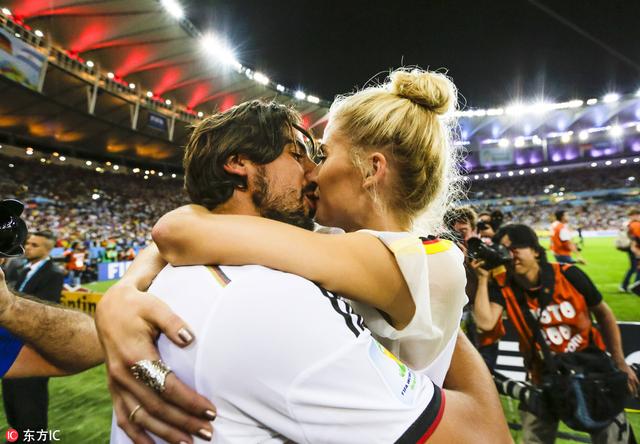 吻是最深情的告白 614亲吻情人节为你奉上体坛kiss合集