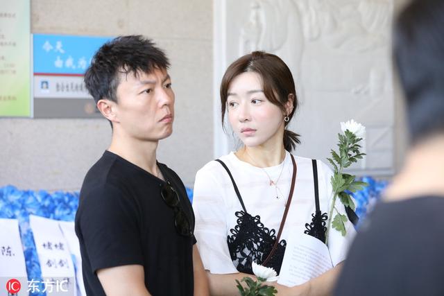 计春华遗体告别仪式在杭州举行,张纪中陈龙等圈内好友为他送别