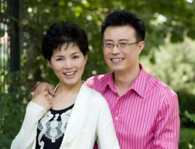 白燕升,结婚九个月妻子瘫痪不抛弃,45岁离开央视,50岁儿女双全