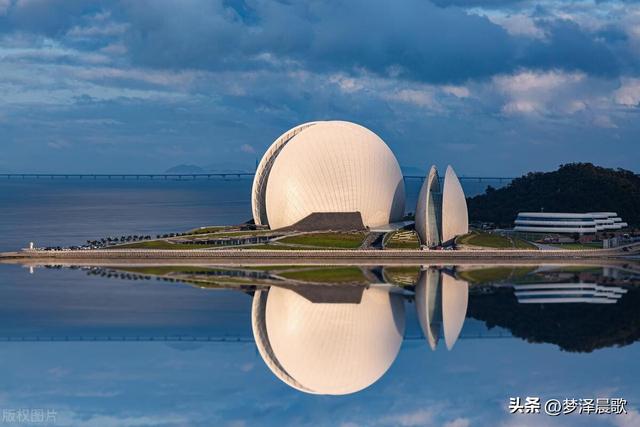 中国唯一建设在海岛上的歌剧院“珠海大剧院”