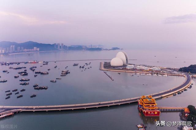 中国唯一建设在海岛上的歌剧院“珠海大剧院”