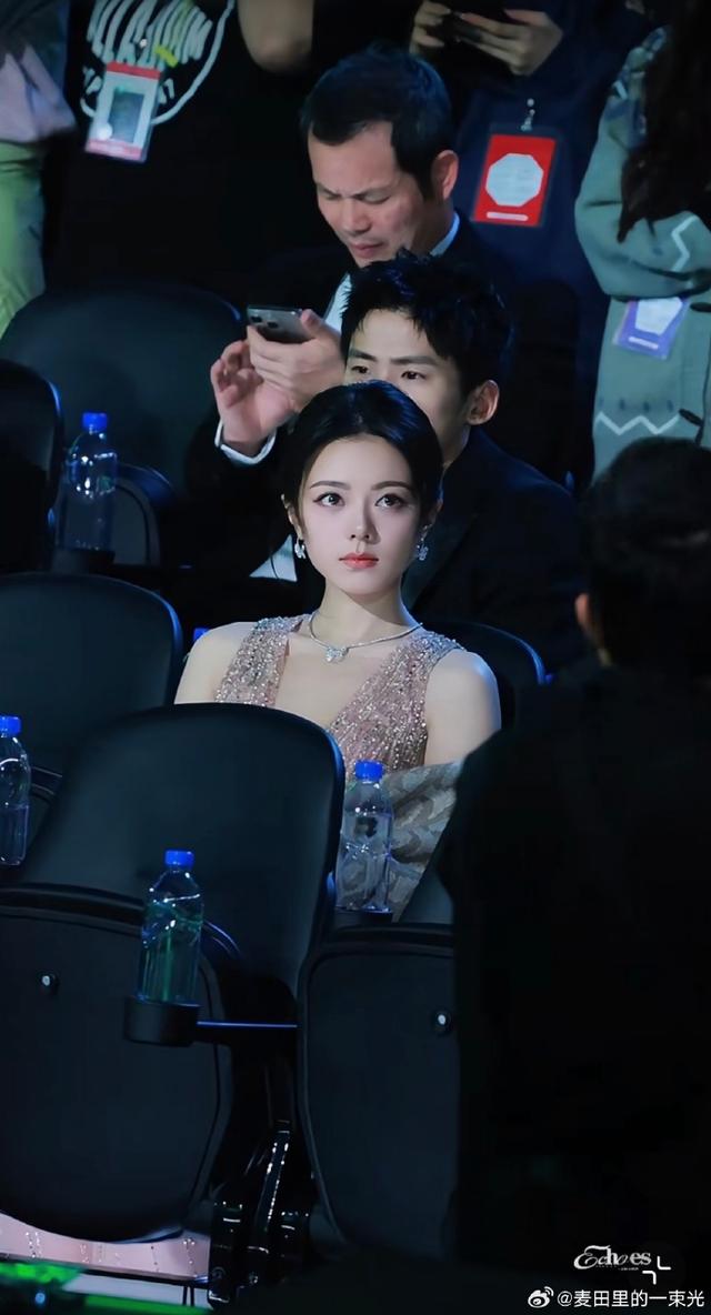 赵今麦星光大赏“怼脸拍”在韩网火了，白宇帆的话，终于有人信了