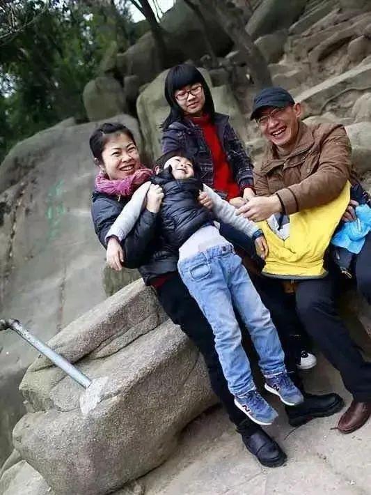 对于戒毒民警来说，爱情是“无论多晚，有我等你”！