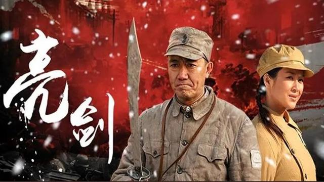 三刷《亮剑》后，才懂得身为师长的李云龙，为何敢顶撞王副军长