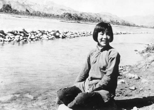 老照片:29位大明星的少女时代 个个像花骨朵般美丽 刘晓庆斗志昂扬