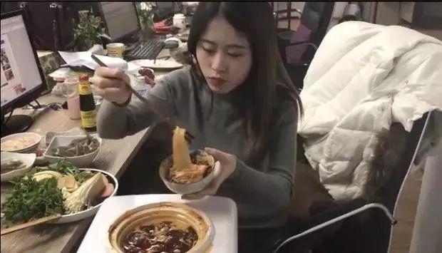 23岁年入5000万,曾力压李子柒的办公室小野,如今怎样了?