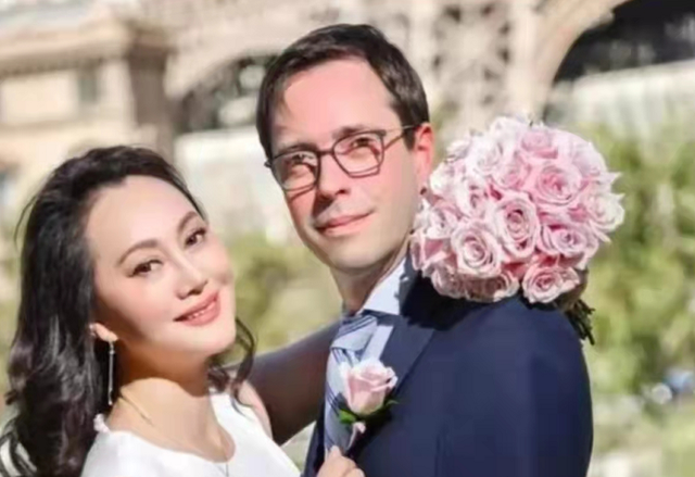 抛弃重病丈夫,甩掉著名导演,55岁再嫁比利时豪门的她现状怎样了