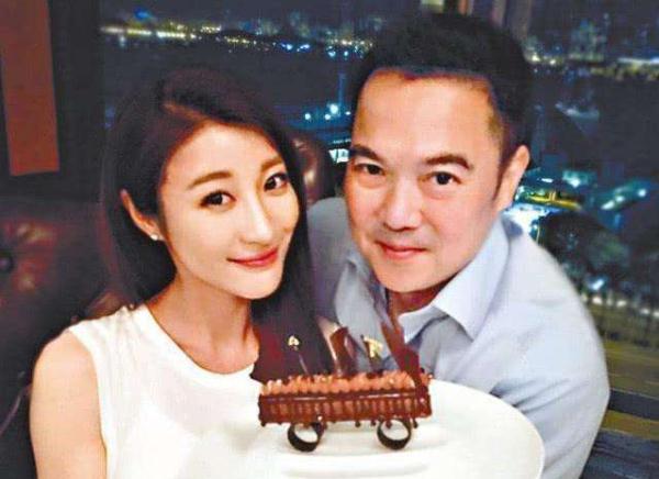 44岁刘恺威近照,参加林峯堂妹生日会,与林夏薇贴脸亲密合影