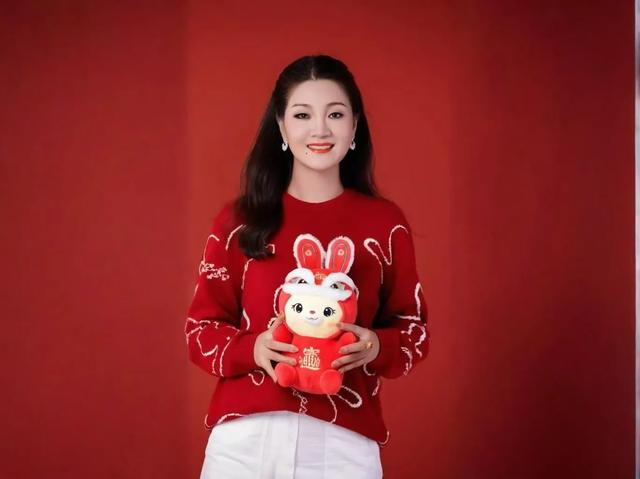 谁能想到!降央卓玛与刀郎的纠葛:42次诉讼背后的真相大揭秘