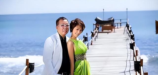 苦熬7年逼走原配，上位3年“遭报应”，脖子以下全是瘤惨死豪宅