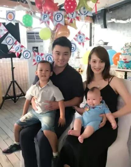 闫博雅：26岁嫁“乒乓冠军”王皓，伺候生病婆婆，为丈夫放弃梦想