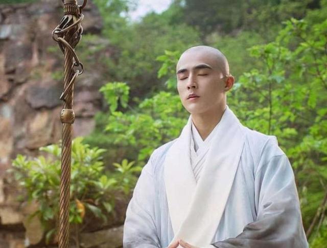 扫地僧到底是谁？韦小宝出家后说出了答案，难怪金庸选择一笔带过