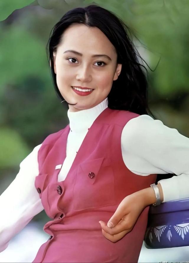 抛弃重病丈夫,甩掉著名导演,55岁再嫁比利时豪门的她现状怎样了