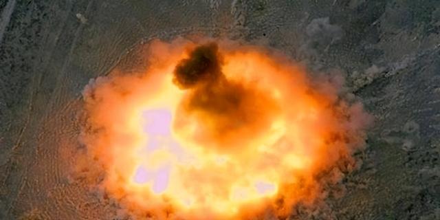 内塔尼亚胡笑了，特朗普送出大礼，亚核武器就绪，剑指伊朗核设施