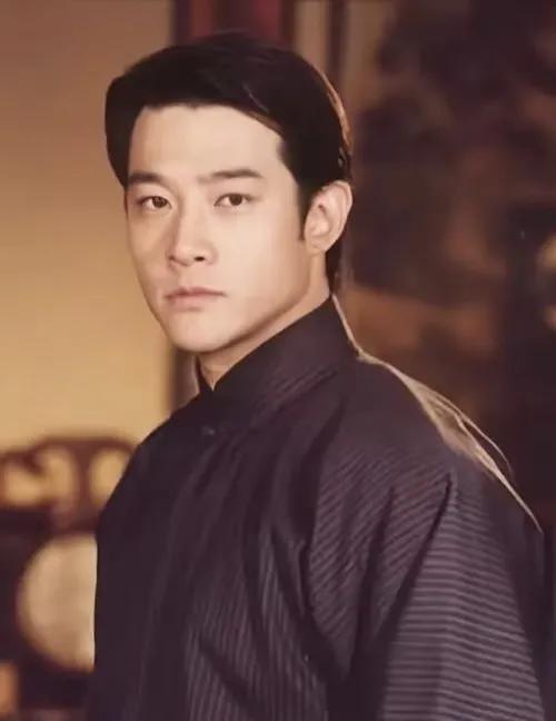 “牵手门”事件14年，黄维德当年受害，今究竟何去何从？