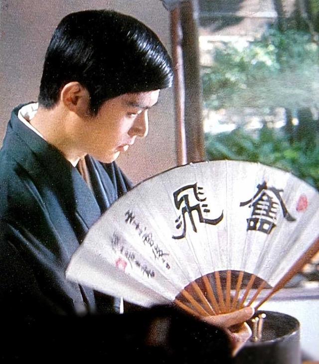 沈冠初，这位息影23年的昔日银幕美男，让我们一起瞧瞧他的罕见