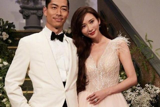 46岁林志玲近照曝光，苹果肌肿胀，脸部僵似充气，撞脸王心凌