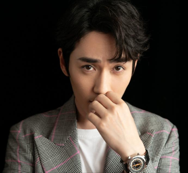 业内导演曝范冰冰跟朱一龙都有孩子了,网友喊话工作室:快起诉