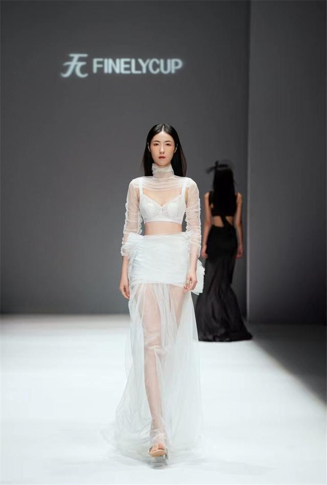 中国国际时装周:FINELYCUP梵妳卡波的内衣美学和商业哲学