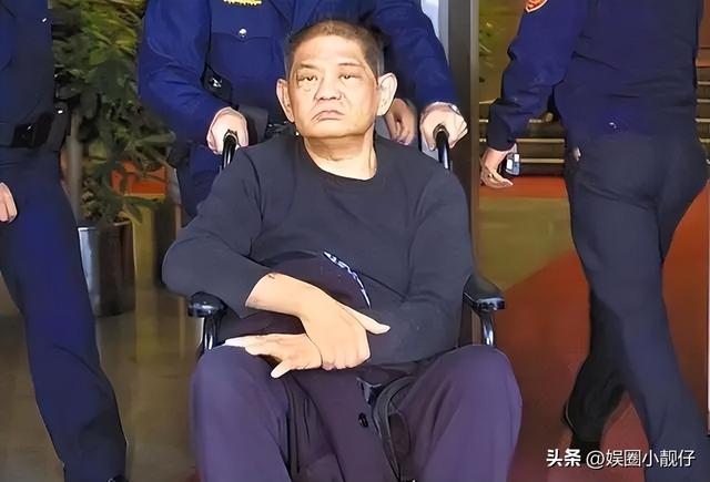 星女郎被母亲逼迫，一年拍10部“风月片”，为情疯癫29岁弃子跳楼