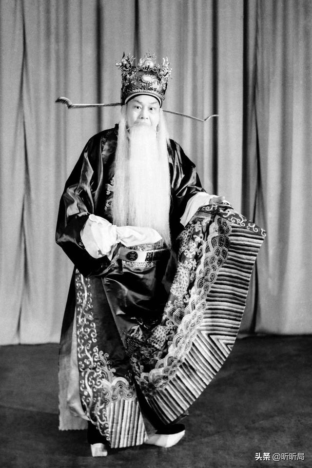 周信芳与裘丽琳二人不仅爱情唯美，所育6子女全是传奇，都有谁？