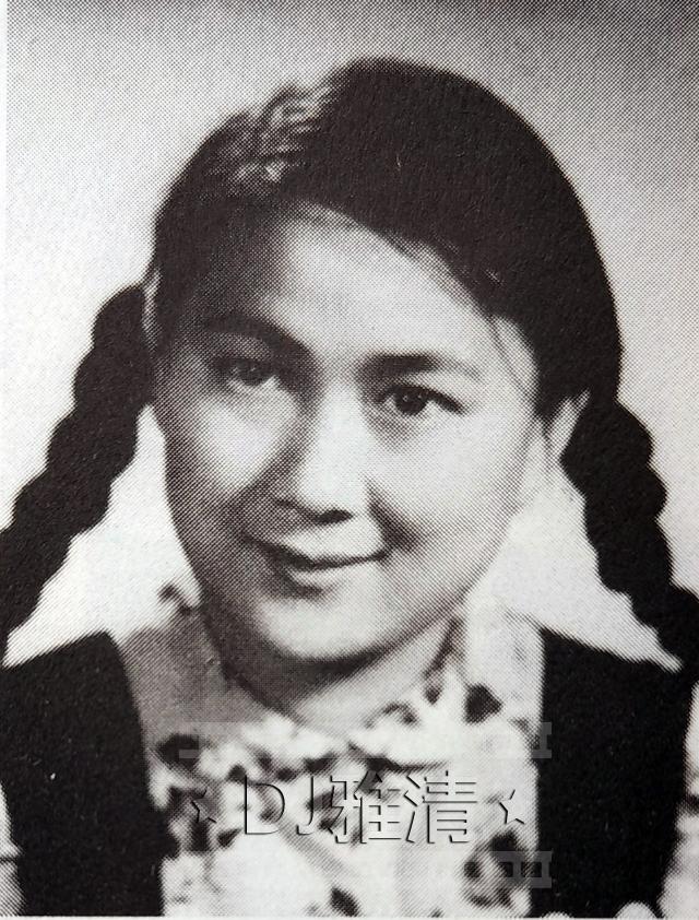 老照片:29位大明星的少女时代 个个像花骨朵般美丽 刘晓庆斗志昂扬