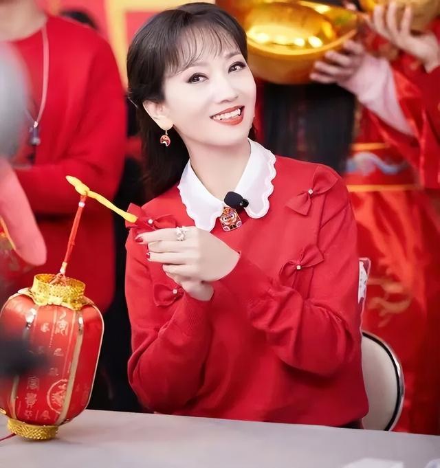 赵雅芝出轨被家暴,二婚嫁“花心龙套男”,情人痴等10年削发出家