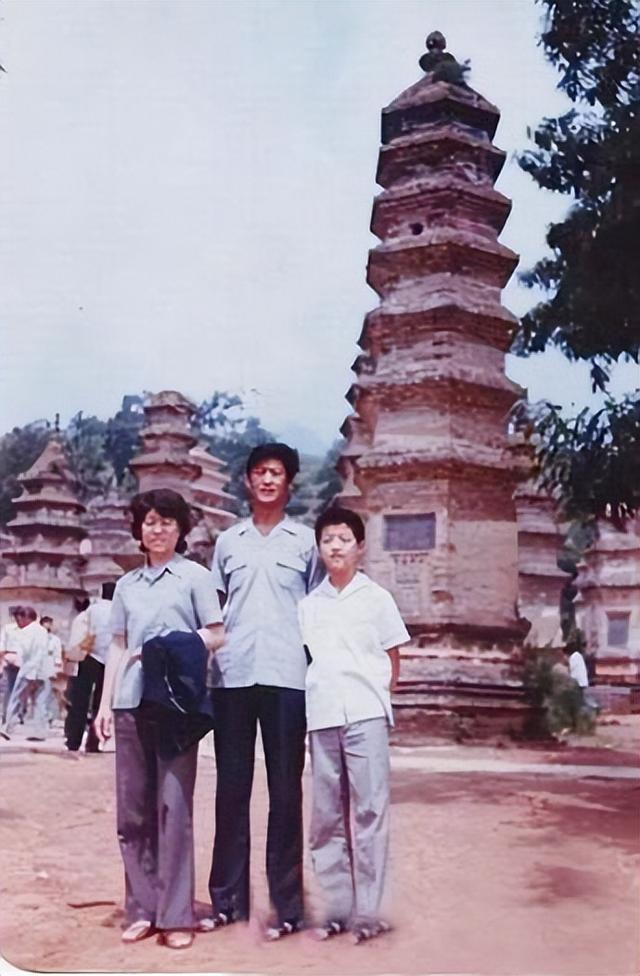 李亚鹏欠薪道歉后续！下海经商一地鸡毛，走到这一步与王菲有关