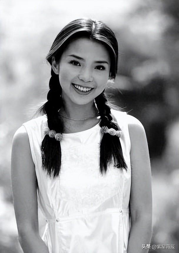 坚强的朱迅：17岁异国患癌，37岁失去父亲，母亲是她一生的痛