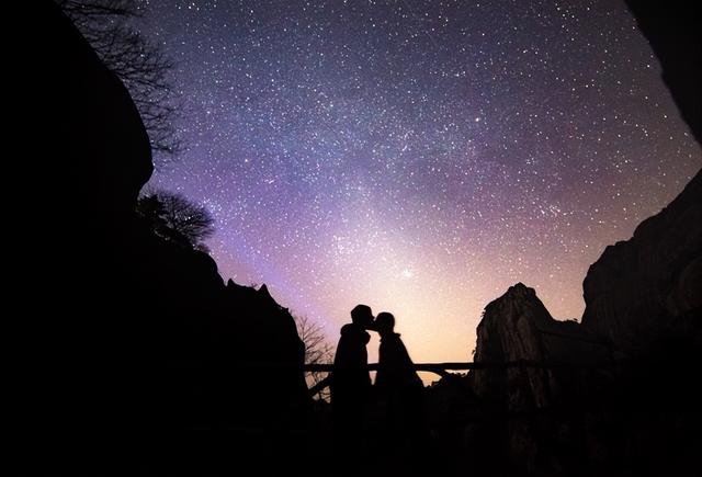 夫妻间的“情感小冒险家”，一同探索爱的未知领域。