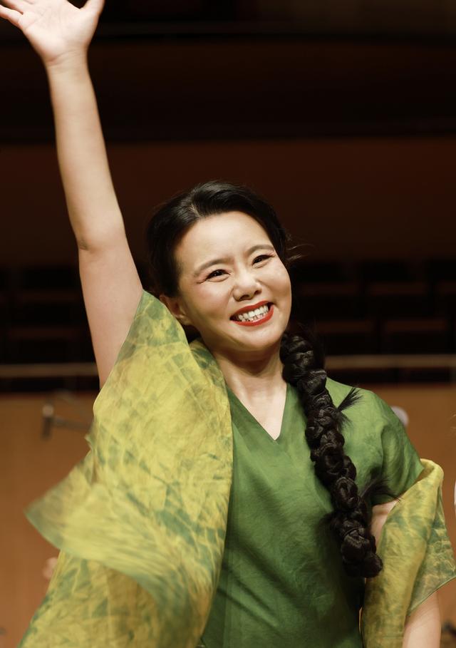 ​专访丨龚琳娜：做声音的导游