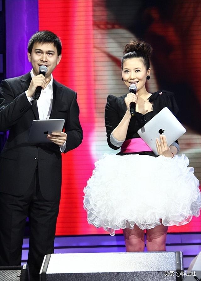 湖南主播魏哲浩:妻子是大美女,相恋11年领证,结婚13年育有两女